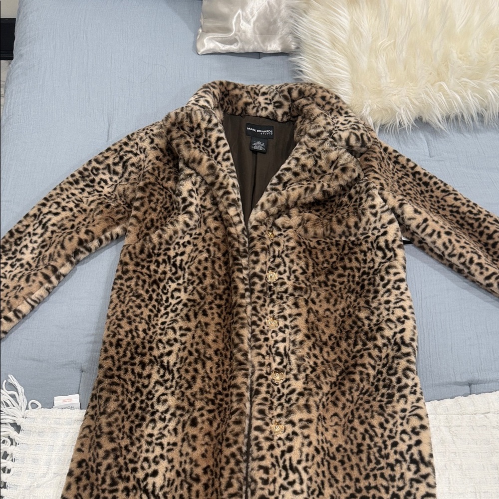 Women’s Animal Print coat🔥🔥🔥
Size S
BNWT